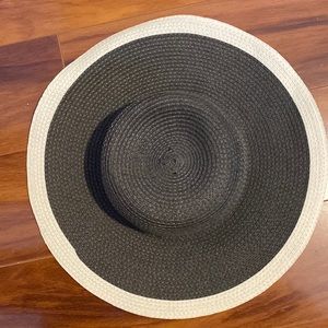 Vintage Black and White Wide Brim Hat